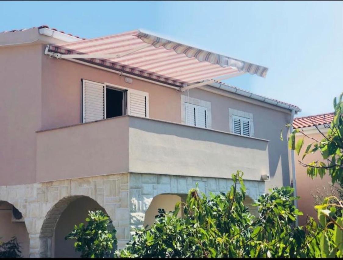 Danijel Daire Vir Dış mekan fotoğraf